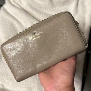 Kate spade gray wallet
